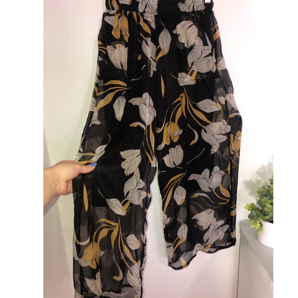 Floral light and flowy high waisted pants